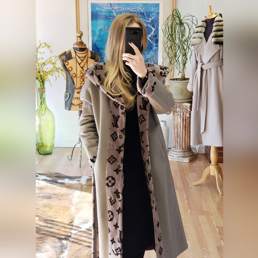 $2695 Reversible Hooded Real Shearling Coat with LV Logo Print - Picture 8 of 10